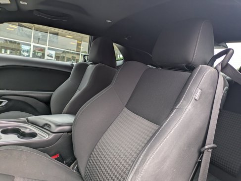 Used 2017 Dodge Challenger R/T image 8