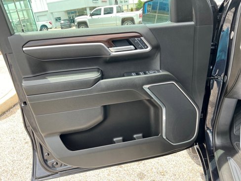 Certified 2025 GMC Sierra 1500 SLT image 12