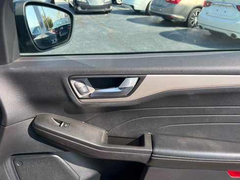 Used 2021 Ford Escape SEL image 11