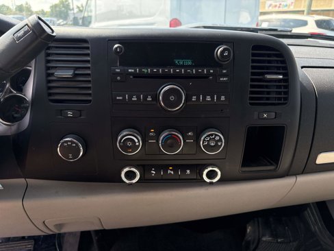 Used 2009 Chevrolet Silverado 2500 LT w/ Safety Package image 11