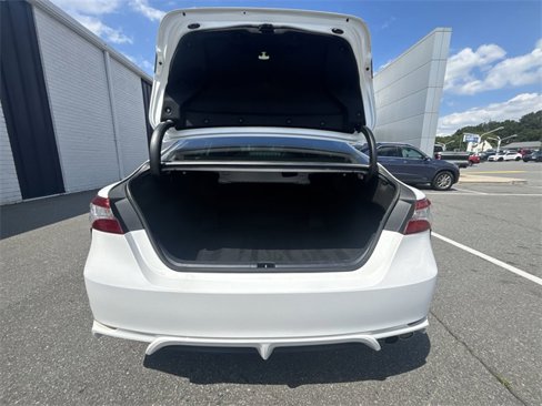 Used 2020 Toyota Camry SE image 21