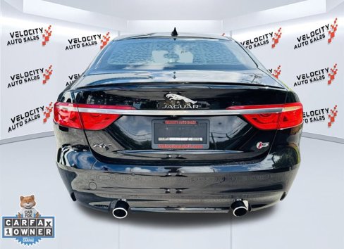 Used 2016 Jaguar XF S image 4