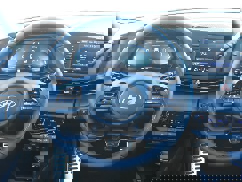 New 2025 Hyundai Elantra Sport image 17