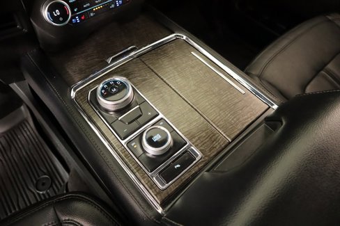 Used 2019 Ford Expedition Limited w/ Equipment Group 301A image 9