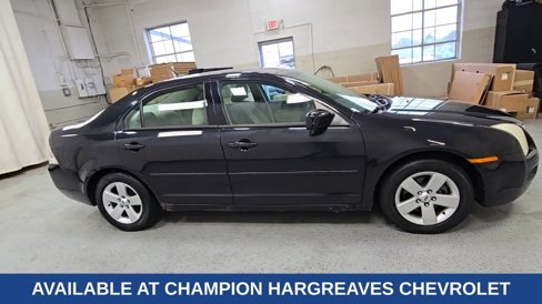 Used 2009 Ford Fusion SE image 2