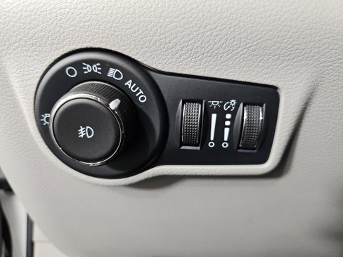 Certified 2022 Jeep Compass Limited image 18