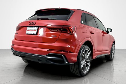 Used 2022 Audi Q3 2.0T Premium w/ Black Optic Sport Package image 5