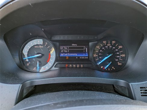 Used 2016 Ford Explorer XLT image 26