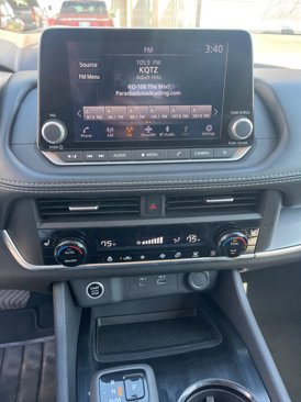 Used 2023 Nissan Rogue SV w/ SV Premium B Package image 15