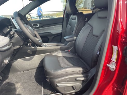 New 2025 Jeep Compass Latitude image 21