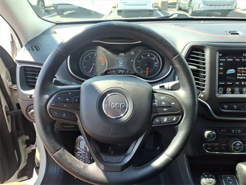 Used 2019 Jeep Cherokee Trailhawk image 22