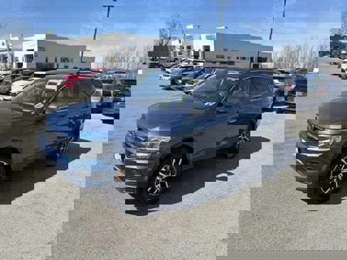Used 2019 Volkswagen Tiguan SE image 1