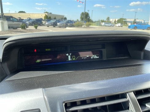 Used 2014 Toyota Prius V Three image 18