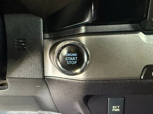 Used 2017 Toyota Tacoma TRD Sport image 25