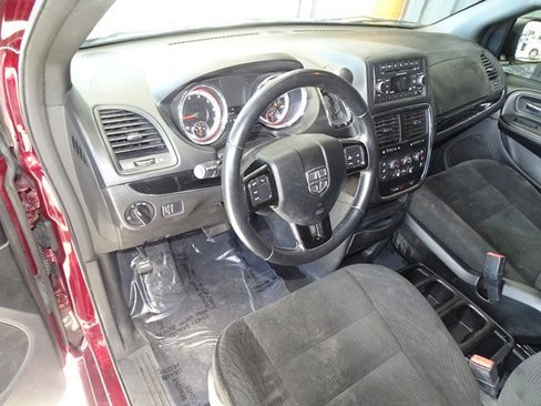 Used 2017 Dodge Grand Caravan SE image 14