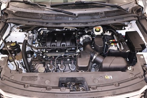 Used 2017 Ford Explorer XLT image 39