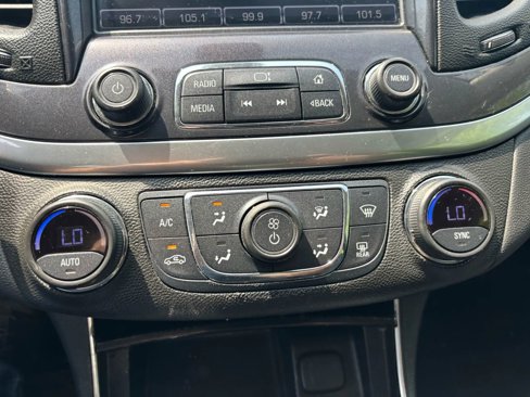 Used 2018 Chevrolet Impala LT image 50