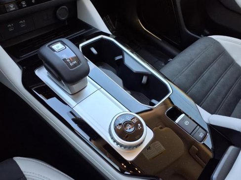 New 2025 Mitsubishi Outlander SE image 15