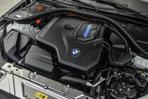 Certified 2022 BMW 330e w/ Premium Package image 28