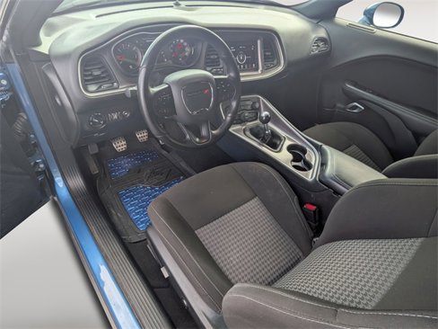 Certified 2022 Dodge Challenger R/T w/ Driver Convenience Group image 11