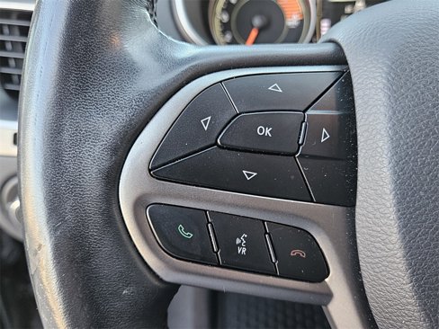 Used 2019 Jeep Cherokee Latitude Plus w/ Cold Weather Group image 37