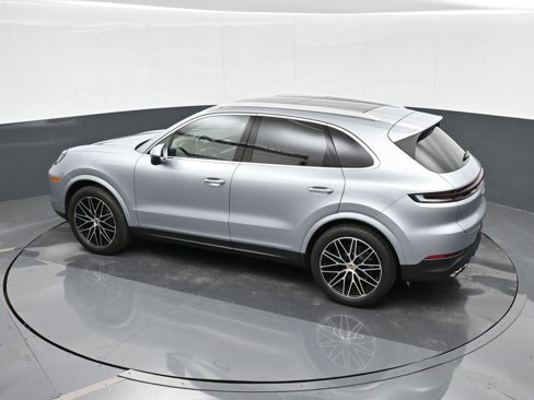 Used 2024 Porsche Cayenne image 27