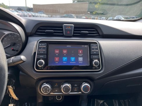 Used 2024 Nissan Versa S w/ Trunk Package image 18