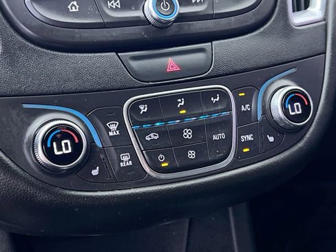 Used 2019 Chevrolet Malibu LT w/ Leather Package image 16