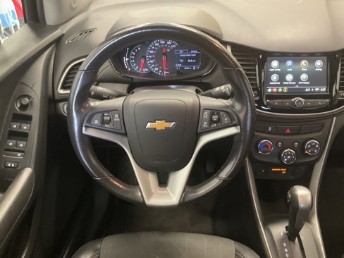 Used 2019 Chevrolet Trax LT w/ LT Convenience Package image 13