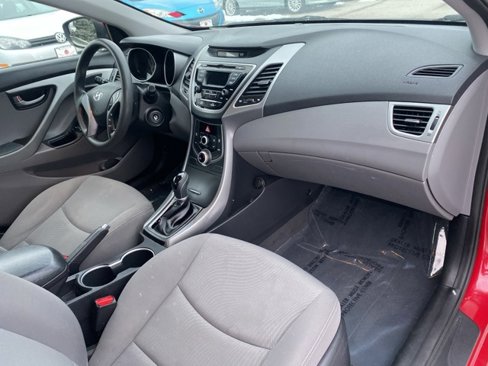 Used 2015 Hyundai Elantra SE image 25