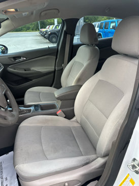 Used 2018 Chevrolet Cruze LT w/ Convenience Package image 11