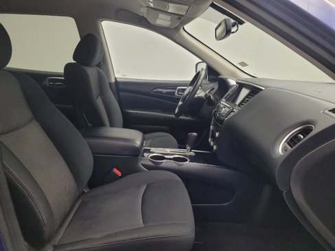 Used 2020 Nissan Pathfinder SV image 21