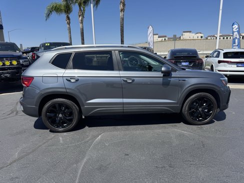 Used 2023 Volkswagen Taos SE w/ Panoramic Sunroof Package image 11