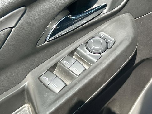 Used 2022 Chevrolet Bolt LT w/ Infotainment Package image 15