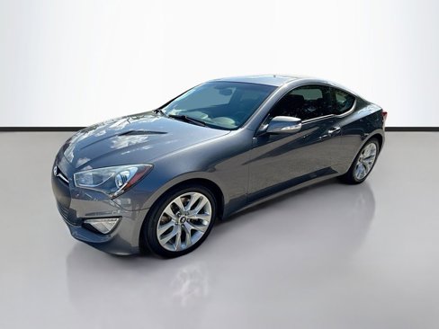 Used 2015 Hyundai Genesis 3.8 image 4