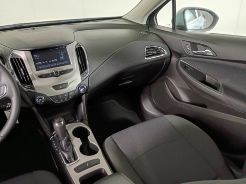 Used 2017 Chevrolet Cruze LS image 36