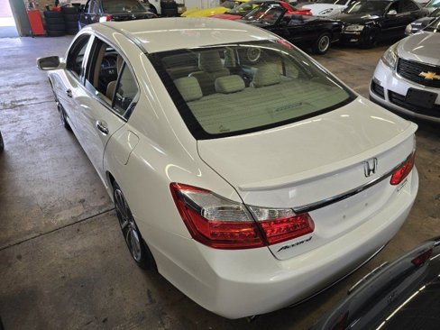 Used 2014 Honda Accord Touring image 25