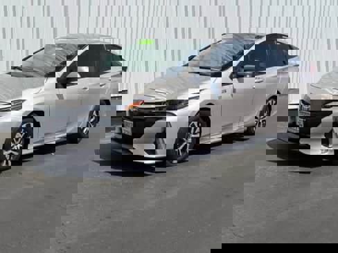 Used 2021 Toyota Prius Prime XLE image 1