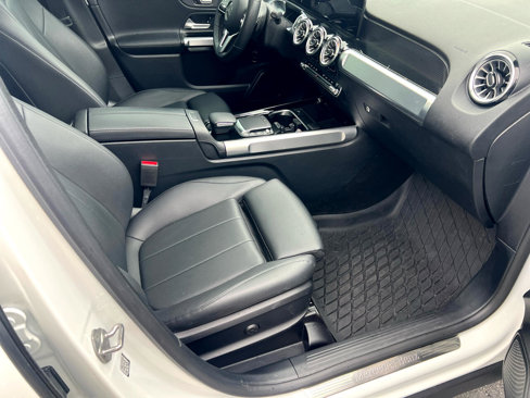Used 2022 Mercedes-Benz GLB 250 4MATIC image 19