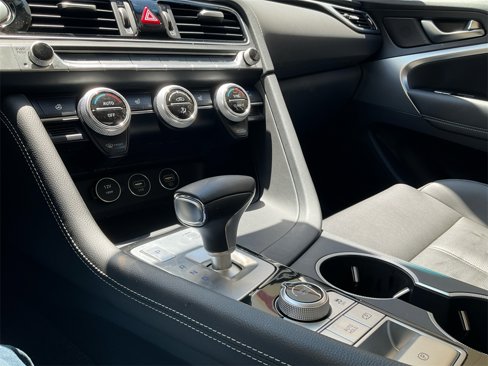 Used 2022 Genesis G70 2.0T image 14
