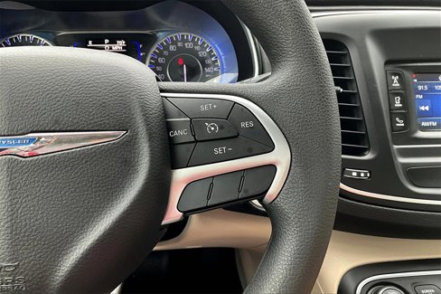 Used 2015 Chrysler 200 Limited image 18