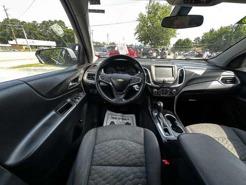 Used 2018 Chevrolet Equinox LT image 23