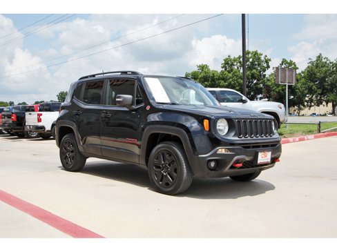 Used 2018 Jeep Renegade Trailhawk image 2