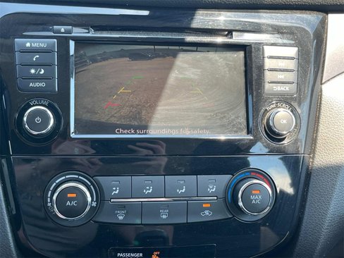 Used 2021 Nissan Rogue Sport S image 25