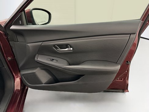 Used 2024 Nissan Sentra SV image 32