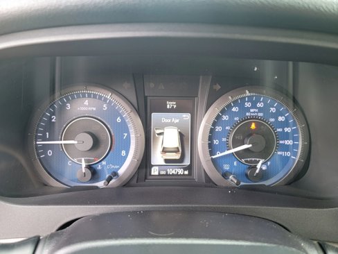 Used 2018 Toyota Sienna XLE image 18