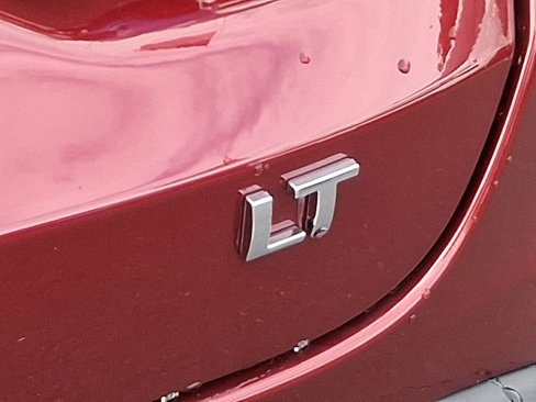 New 2025 Chevrolet Trax LT image 12