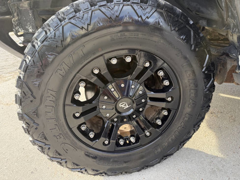 Used 2003 HUMMER H2 w/ Preferred Equipment Group image 22