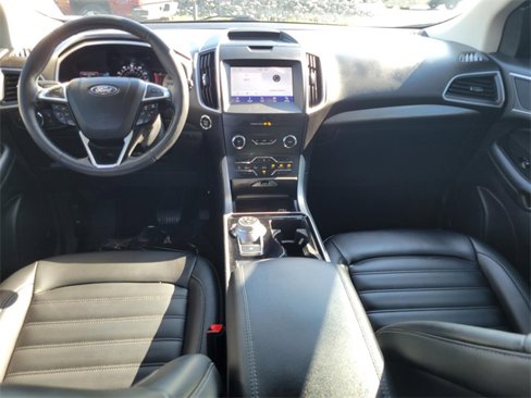 Used 2020 Ford Edge SEL w/ Cold Weather Package image 16