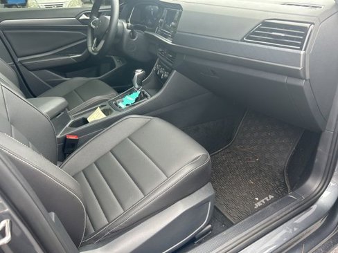Used 2024 Volkswagen Jetta SE image 28